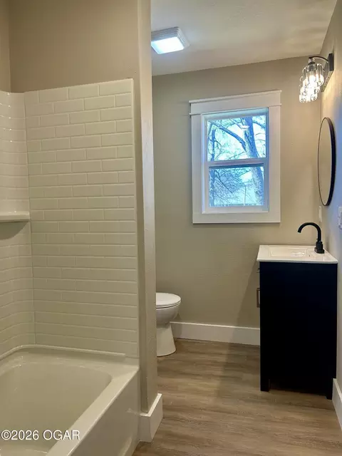 Bath - 501 S 4th Street Jasper Mo 64755 St, Jasper, MO 64755 photo 3 of 3