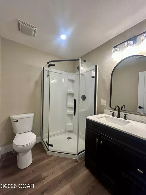Bath - 501 S 4th Street Jasper Mo 64755 St, Jasper, MO 64755 photo 2 of 3