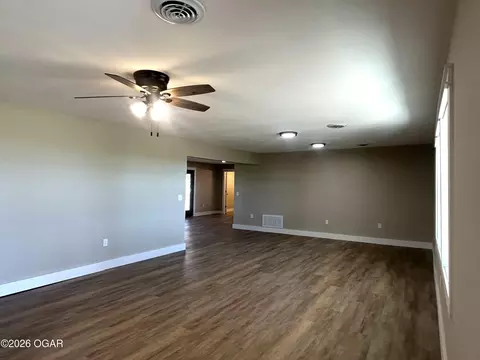 Living - 501 S 4th Street Jasper Mo 64755 St, Jasper, MO 64755 photo 1 of 11