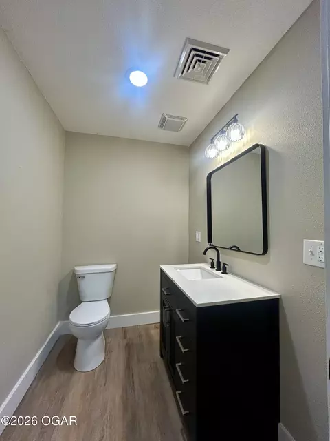 Bath - 501 S 4th Street Jasper Mo 64755 St, Jasper, MO 64755 photo 1 of 3