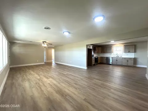 Living - 501 S 4th Street Jasper Mo 64755 St, Jasper, MO 64755 photo 5 of 11