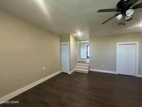 Living - 501 S 4th Street Jasper Mo 64755 St, Jasper, MO 64755 photo 10 of 11