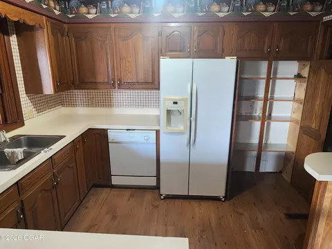 Kitchen - 111 Maple Street Lamar Mo 64759, Lamar, MO 64759 photo 2 of 5