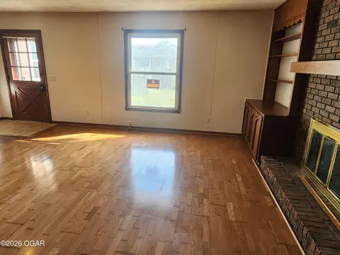 Living - 111 Maple Street Lamar Mo 64759, Lamar, MO 64759 photo 4 of 5
