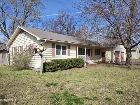 Exterior - 111 Maple Street Lamar Mo 64759, Lamar, MO 64759 photo 2 of 4