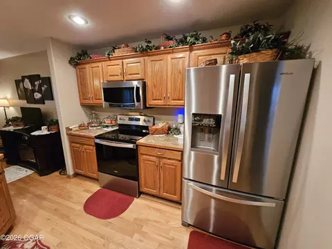 Kitchen - 206 Prairie Lane Monett Mo 65708, Monett, MO 65708 photo 2 of 5
