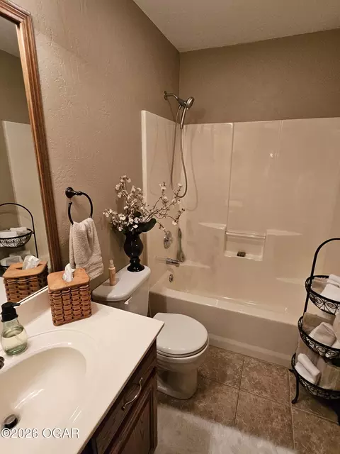 Bath - 206 Prairie Lane Monett Mo 65708, Monett, MO 65708 photo 5 of 5