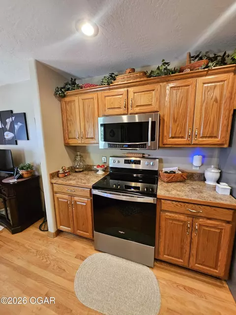 Kitchen - 206 Prairie Lane Monett Mo 65708, Monett, MO 65708 photo 3 of 8