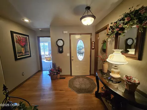 Entry Way - 206 Prairie Lane Monett Mo 65708, Monett, MO 65708 photo 2 of 3