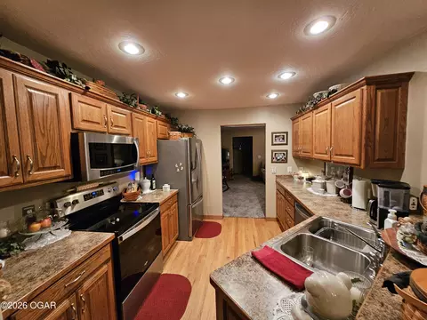 Kitchen - 206 Prairie Lane Monett Mo 65708, Monett, MO 65708 photo 4 of 5