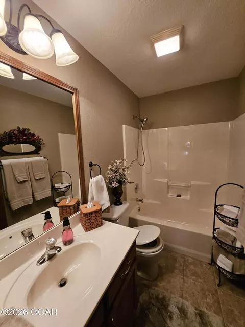 Bath - 206 Prairie Lane Monett Mo 65708, Monett, MO 65708 photo 3 of 3