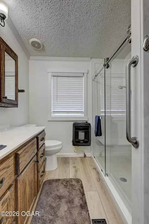 Bath - 22304 E Hwy 86 Granby Mo 64844, Granby, MO 64844 photo 3 of 6