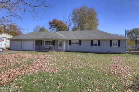 1910 Wynwood Drive Carthage Mo 64836 Dr, Carthage, MO 64836