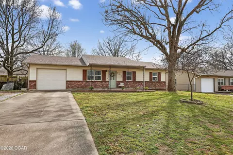 305 Barton Place Neosho Mo 64850 Pl, Neosho, MO 64850 photo 1