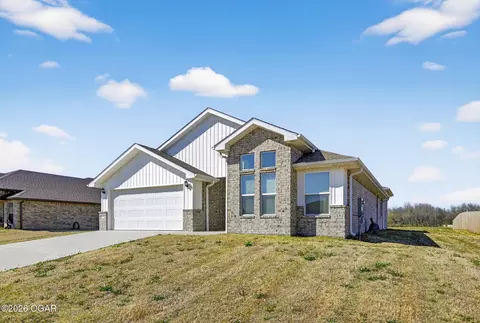 2306 N Greystone Square Webb City Mo 64870 Sq, Webb City, MO 64870