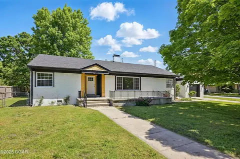 540 E 4th Street Baxter Springs Ks 66713 St, Baxter Springs, KS 66713