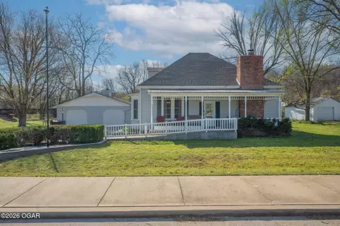 Exterior - 436 Oneida Street Seneca Mo 64865 St, Seneca, MO 64865 photo 2 of 11