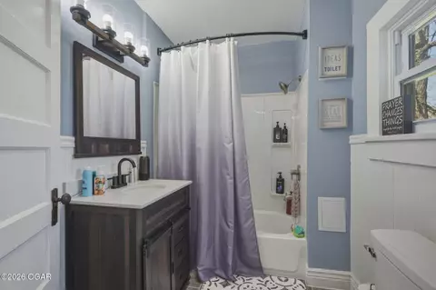 Bath - 436 Oneida Street Seneca Mo 64865 St, Seneca, MO 64865 photo 1 of 5