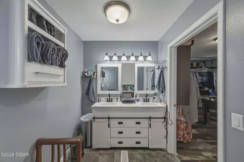 Bath - 436 Oneida Street Seneca Mo 64865 St, Seneca, MO 64865 photo 4 of 5