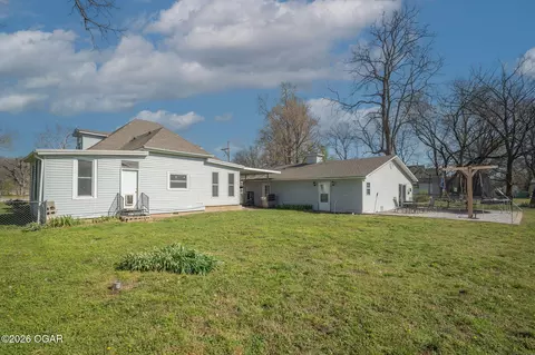 Exterior - 436 Oneida Street Seneca Mo 64865 St, Seneca, MO 64865 photo 7 of 8