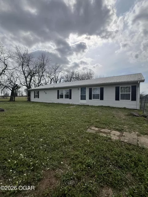 3325 SW Center Road Columbus Ks 66725 Rd, Columbus, KS 66725