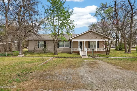 202 N Delaware Avenue Columbus Ks 66725 Ave, Columbus, KS 66725