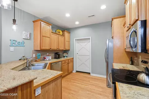 Kitchen - 101 Residence Lane Branson Mo 65616 Ln, Branson, MO 65616 photo 1 of 2