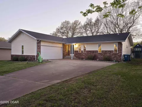 202 N Ozark Avenue Joplin Mo 64801 Ave, Joplin, MO 64801