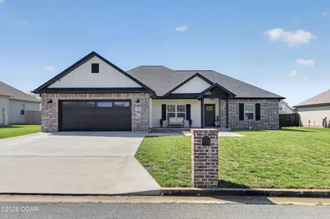 2241 N Greystone Square Webb City Mo 64870 Sq, Webb City, MO 64870