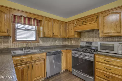 Kitchen - 3415 N Willow Road Joplin Mo 64801 Rd, Joplin, MO 64801 photo 4 of 4