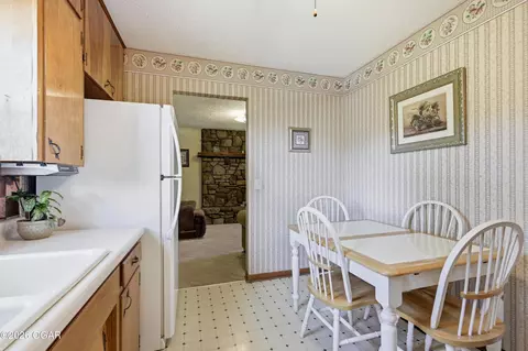 Kitchen - 577 Mcnatt Road Neosho Mo 64850, Neosho, MO 64850 photo 2 of 4