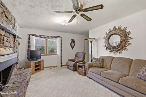 Living - 577 Mcnatt Road Neosho Mo 64850, Neosho, MO 64850 photo 2 of 4