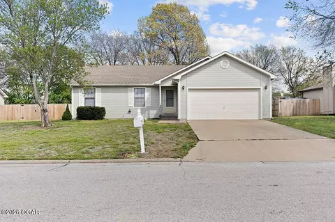 1121 Woodland Drive Webb City Mo 64870 Dr, Webb City, MO 64870