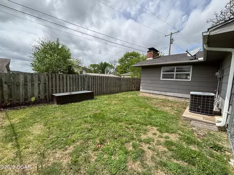 Exterior - 1021 Skyline Drive Neosho Mo 64850 Dr, Neosho, MO 64850 photo 4 of 4