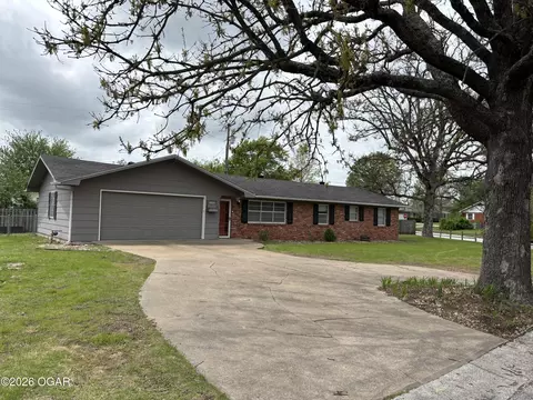 Exterior - 1021 Skyline Drive Neosho Mo 64850 Dr, Neosho, MO 64850 photo 2 of 4