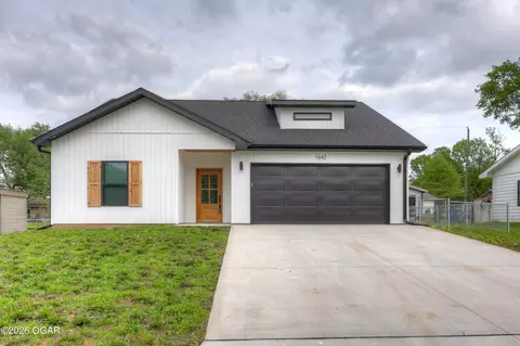 1642 Glenwood Place Carthage Mo 64836 Pl, Carthage, MO 64836