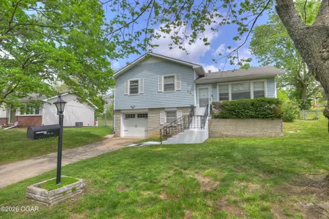 221 Par Avenue Webb City Mo 64870 Ave, Webb City, MO 64870