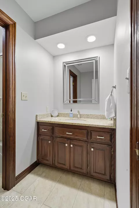 Bath - 4948 Deer Run Loop Carthage Mo 64836 Loop, Carthage, MO 64836 photo 7 of 10