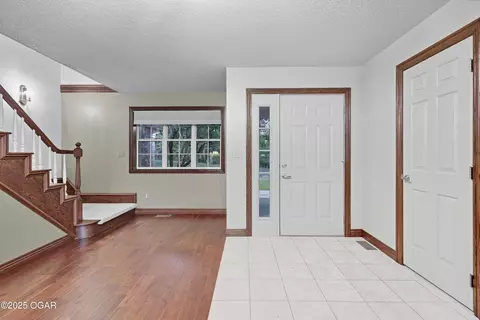 Entry Way - 4948 Deer Run Loop Carthage Mo 64836 Loop, Carthage, MO 64836 photo 1 of 2