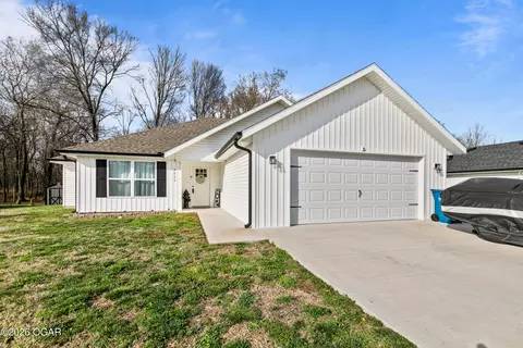 2033 Lakeview St Carthage Mo 64836, Carthage, MO 64836