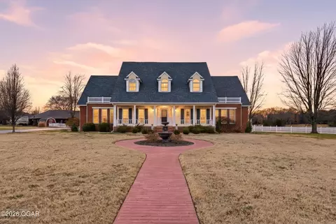 2012 Beau Drive Carthage Mo 64836 Dr, Carthage, MO 64836