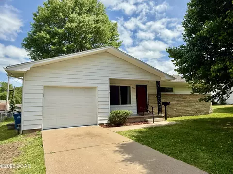 907 SE Boulevard Neosho Mo 64850 Blvd, Neosho, MO 64850
