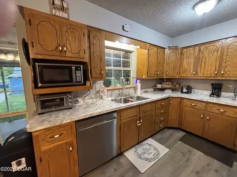 Kitchen - 336 Wills Lane Seneca Mo 64865 Ln, Seneca, MO 64865 photo 1 of 5