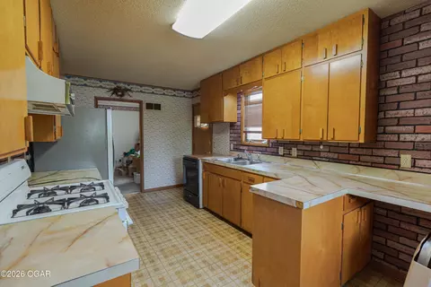 Kitchen - 107 W 4th Street Lamar Mo 64759 St, Lamar, MO 64759 photo 2 of 3