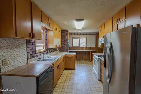 Kitchen - 107 W 4th Street Lamar Mo 64759 St, Lamar, MO 64759 photo 1 of 3