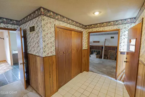 Entry Way - 107 W 4th Street Lamar Mo 64759 St, Lamar, MO 64759 photo 2 of 2
