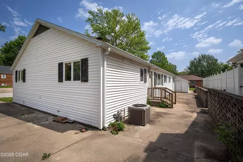 Exterior - 107 W 4th Street Lamar Mo 64759 St, Lamar, MO 64759 photo 4 of 8