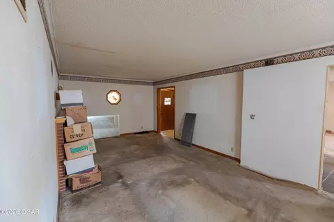 Living - 107 W 4th Street Lamar Mo 64759 St, Lamar, MO 64759 photo 2 of 6