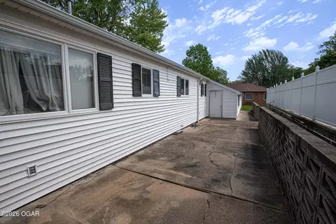 Exterior - 107 W 4th Street Lamar Mo 64759 St, Lamar, MO 64759 photo 6 of 8