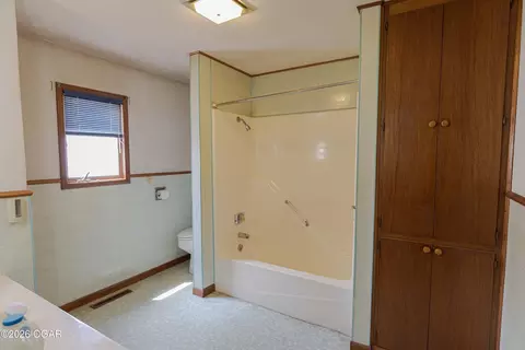 Bath - 107 W 4th Street Lamar Mo 64759 St, Lamar, MO 64759 photo 2 of 3